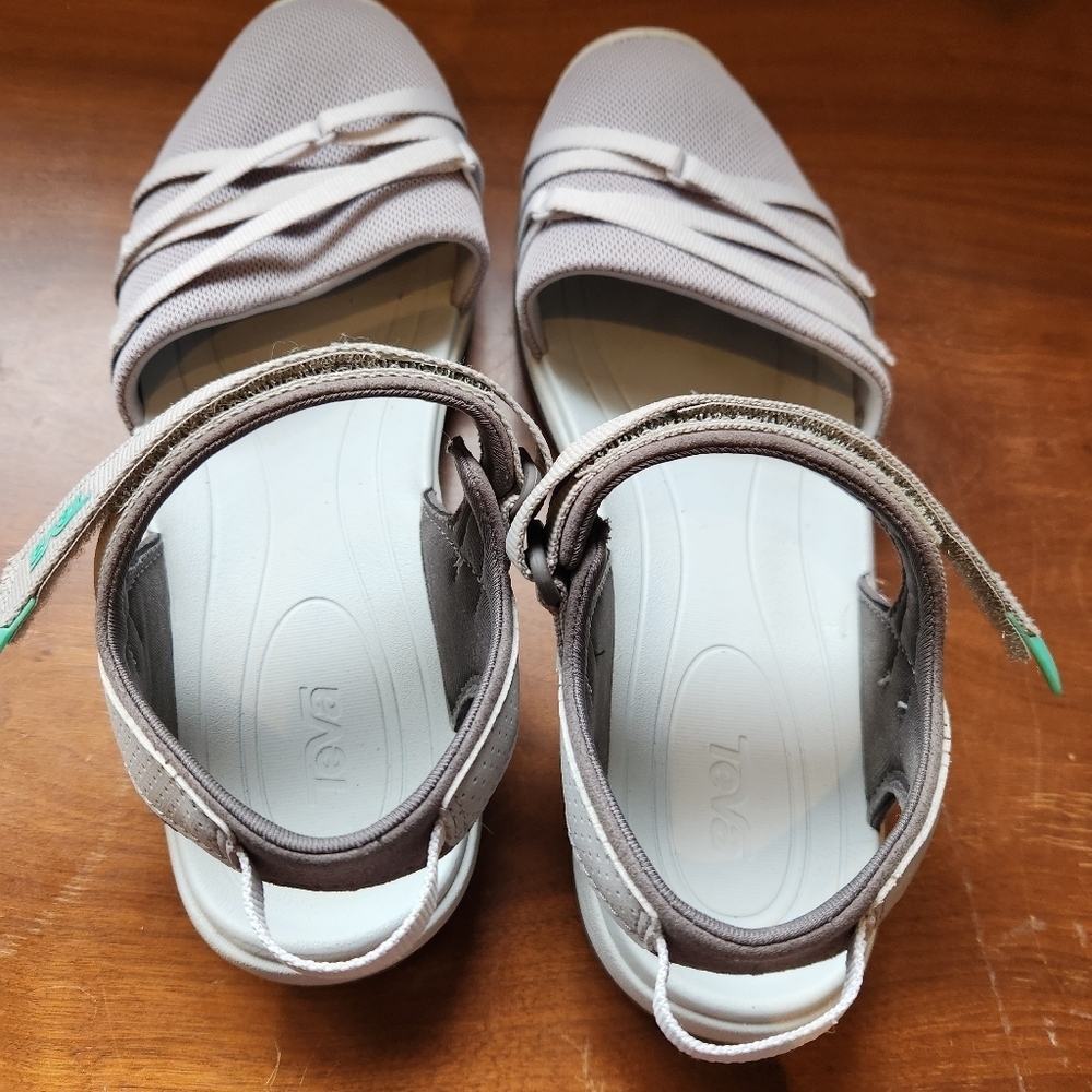 Teva Closed Toe Sandal Strappy Gray Comfort 9.5 - Picture 12 of 12